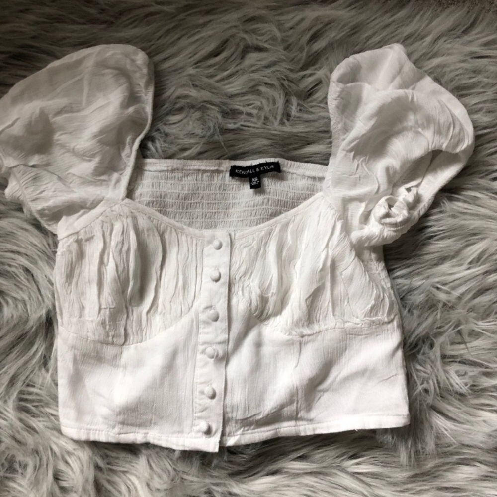 Dainty puff sleeve Kendall & Kylie top